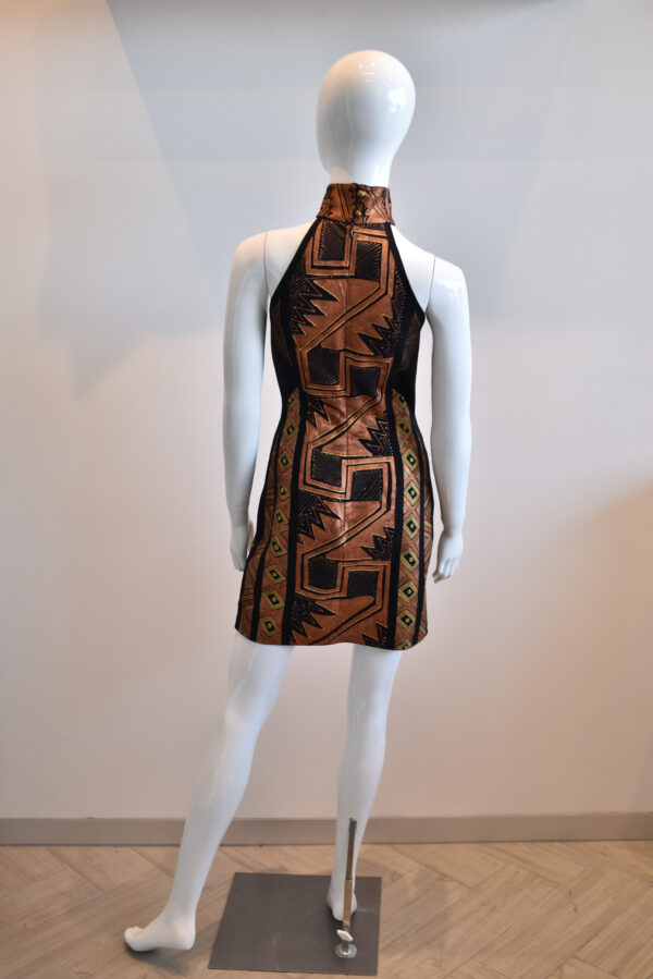 Vestido corto sin mangas, cuello mao. - Image 3