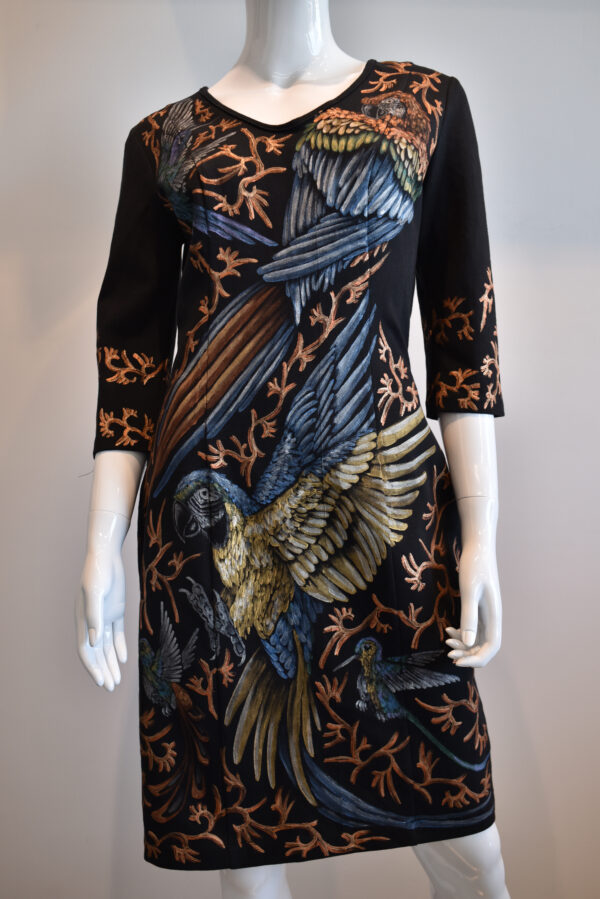Vestido medio con mangas, cuello redondo. - Image 2