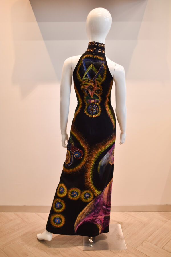 Vestido largo sin mangas, cuello mao. - Image 3