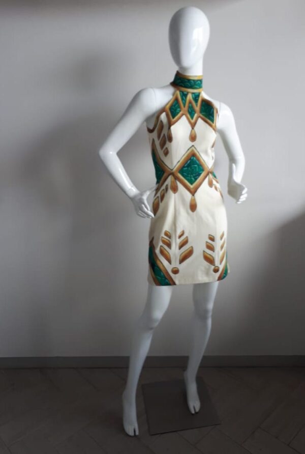 Vestido corto sin mangas, cuello mao. - Image 2